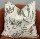 Pyntepute med botanisk mønster – Naturlig eleganse til hjemmet thumbnail