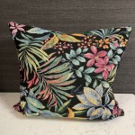 Pyntepute med tropisk blomsterdesign